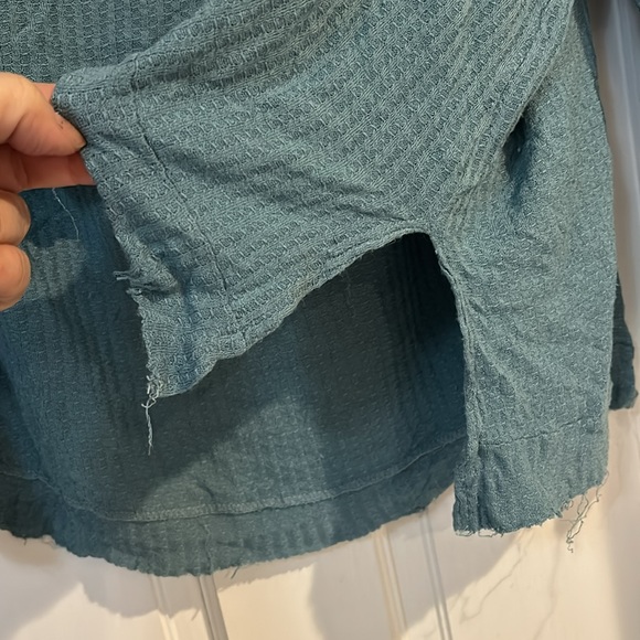 Blue oversized Frayed Edge Knit Top-L - Picture 3 of 8
